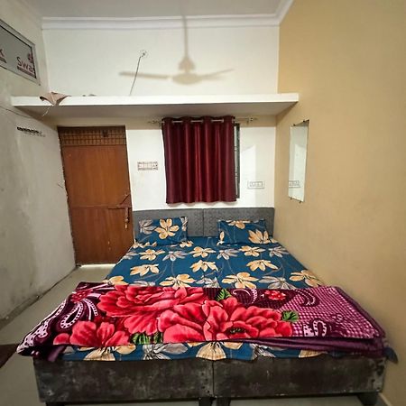 Khatu Shyam Guest House Ayodhya Exteriér fotografie